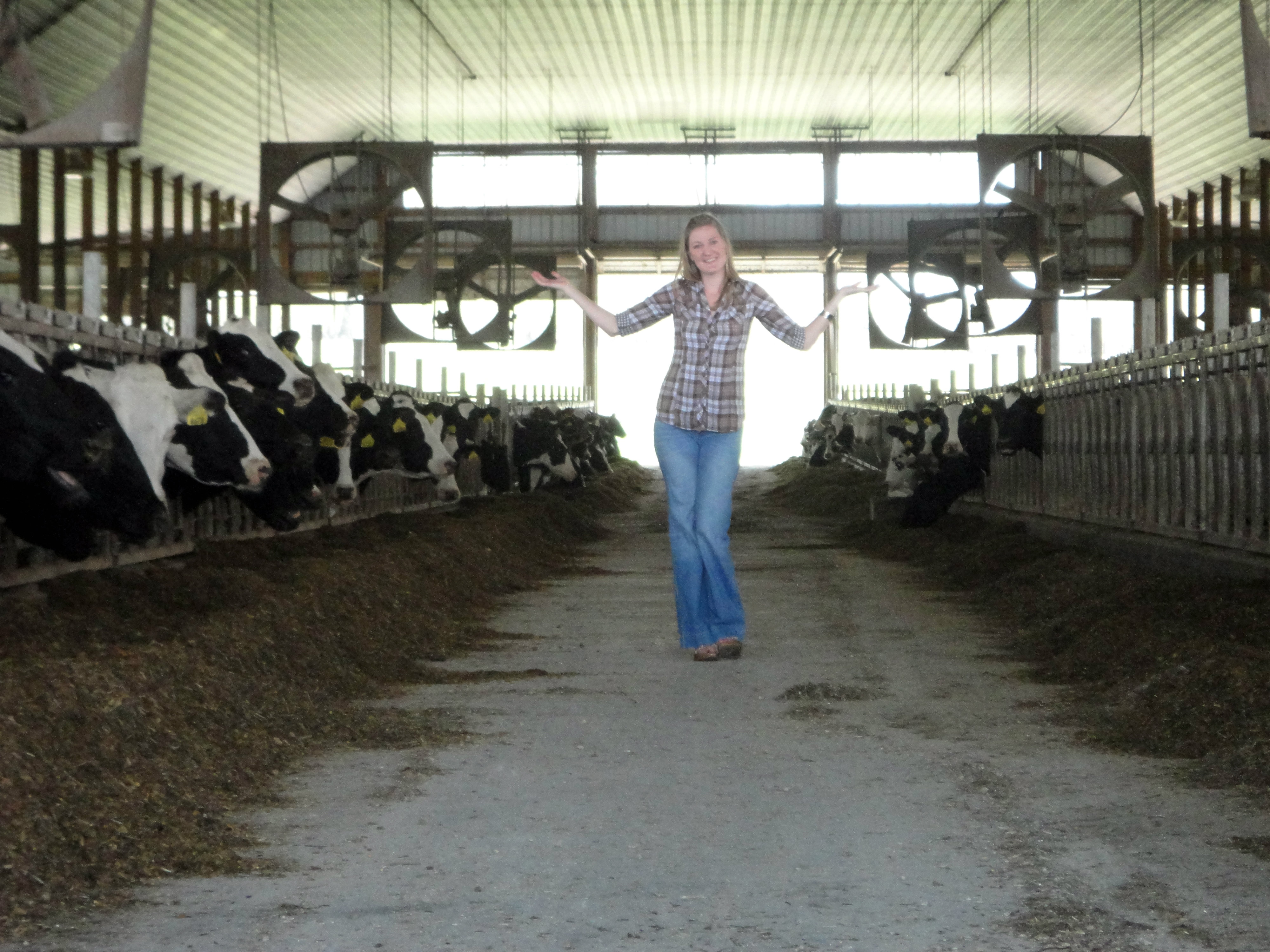 Hardie Farms Free Stall Barn