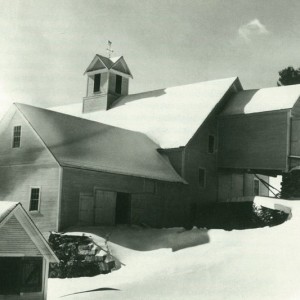 Lemax Farm Barn