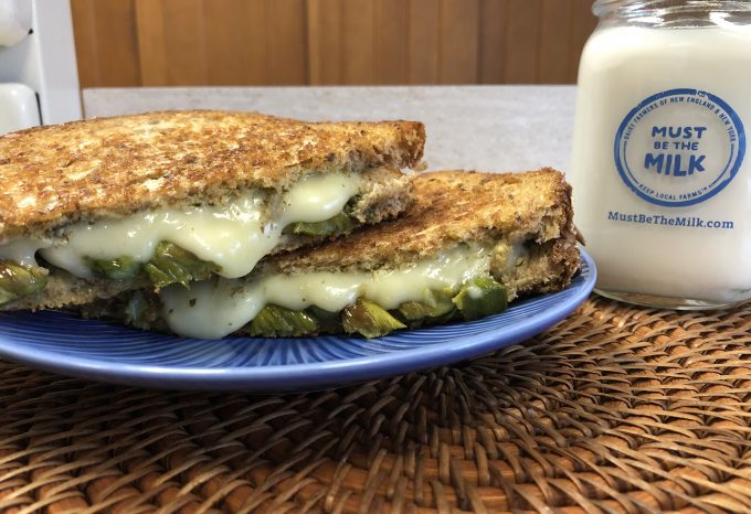Asparagus & Brie Grilled Cheese with Pesto
